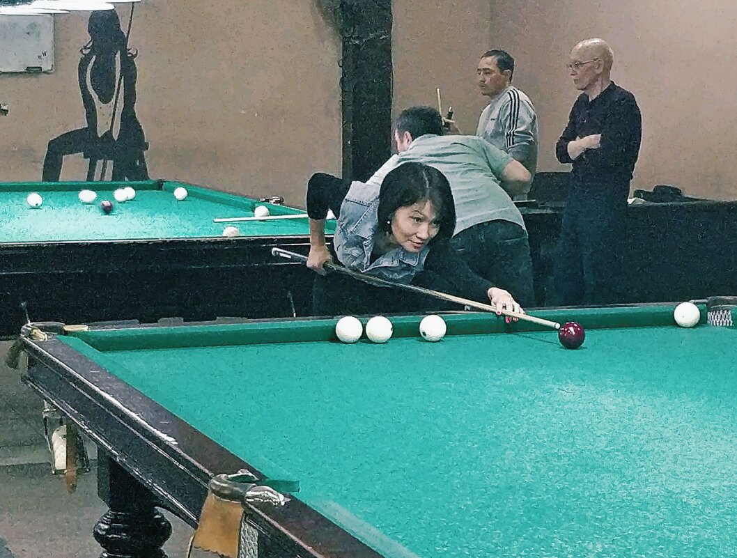 Играют девушки - Андрей Хлопонин Играют девушки - Андрей Хлопонин