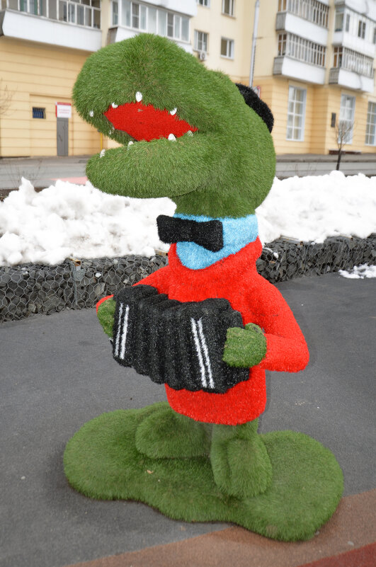 Жанровая скульптура крокодил Гена - Сергей М 