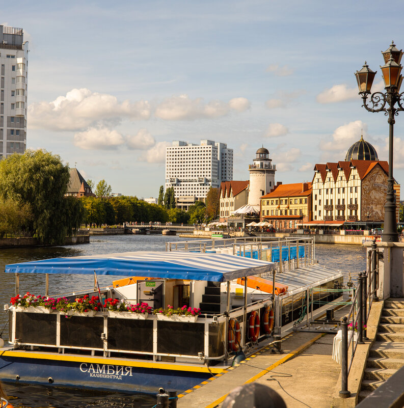 Как же трудно поймать кадр без людей, когда они повсюду в такой солнечный день) - Анастасия Фотографовна Как же трудно поймать кадр без людей, когда они повсюду в такой солнечный день) - Анастасия Фотографовна