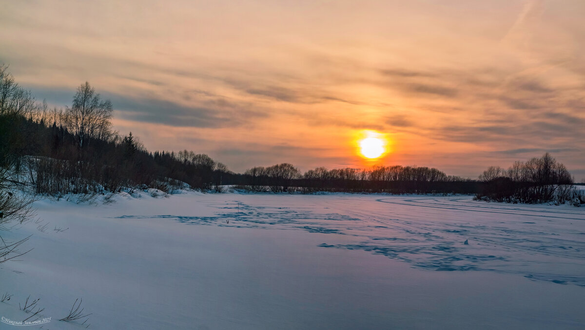 Мартовский закат над замерзшей рекой Ухта. Республика Коми - Николай Зиновьев