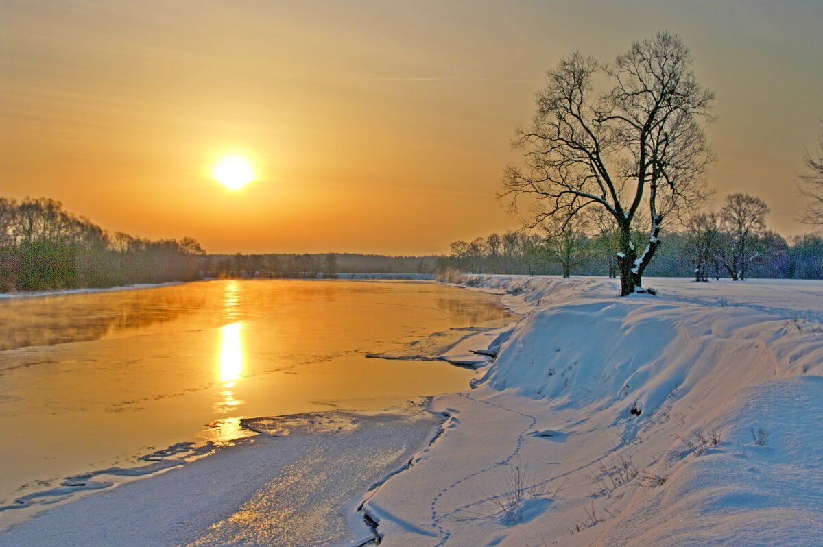 Зимнее Солнце над Десной - Евгений 