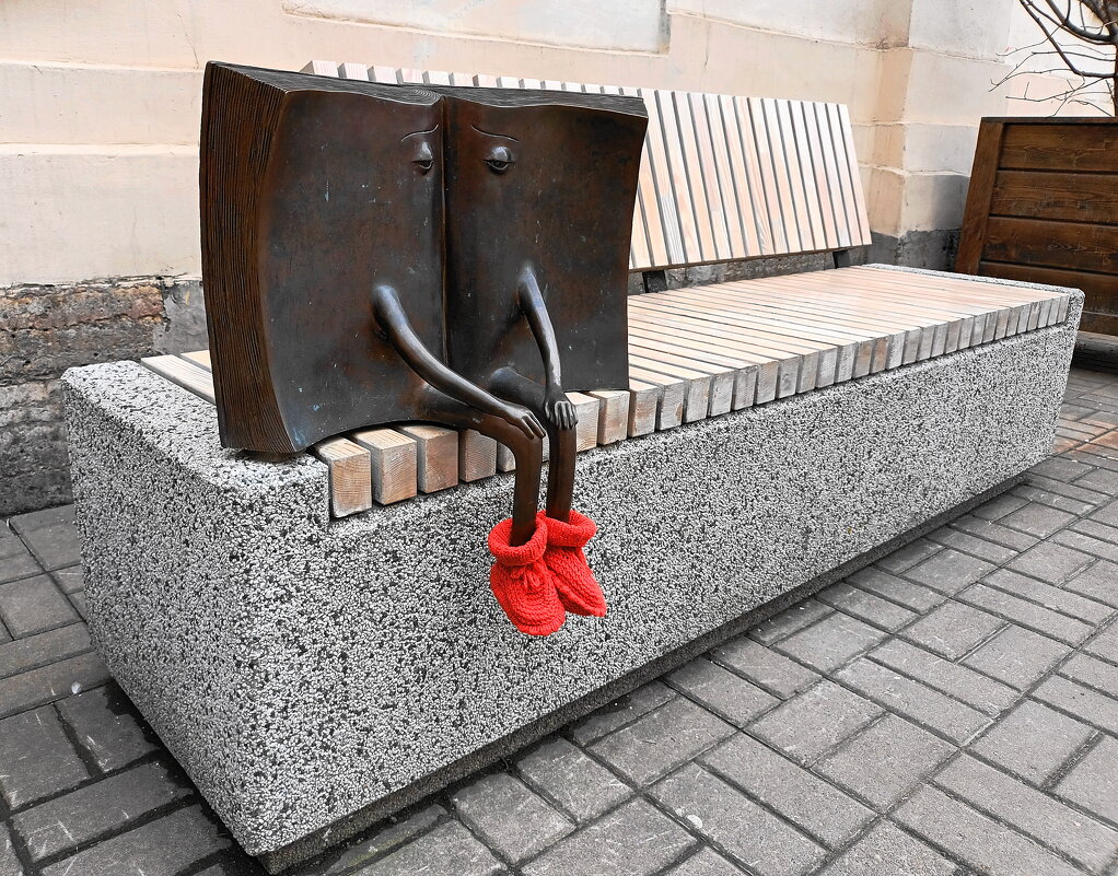 Двор на Литейном - Виктор Никитенко