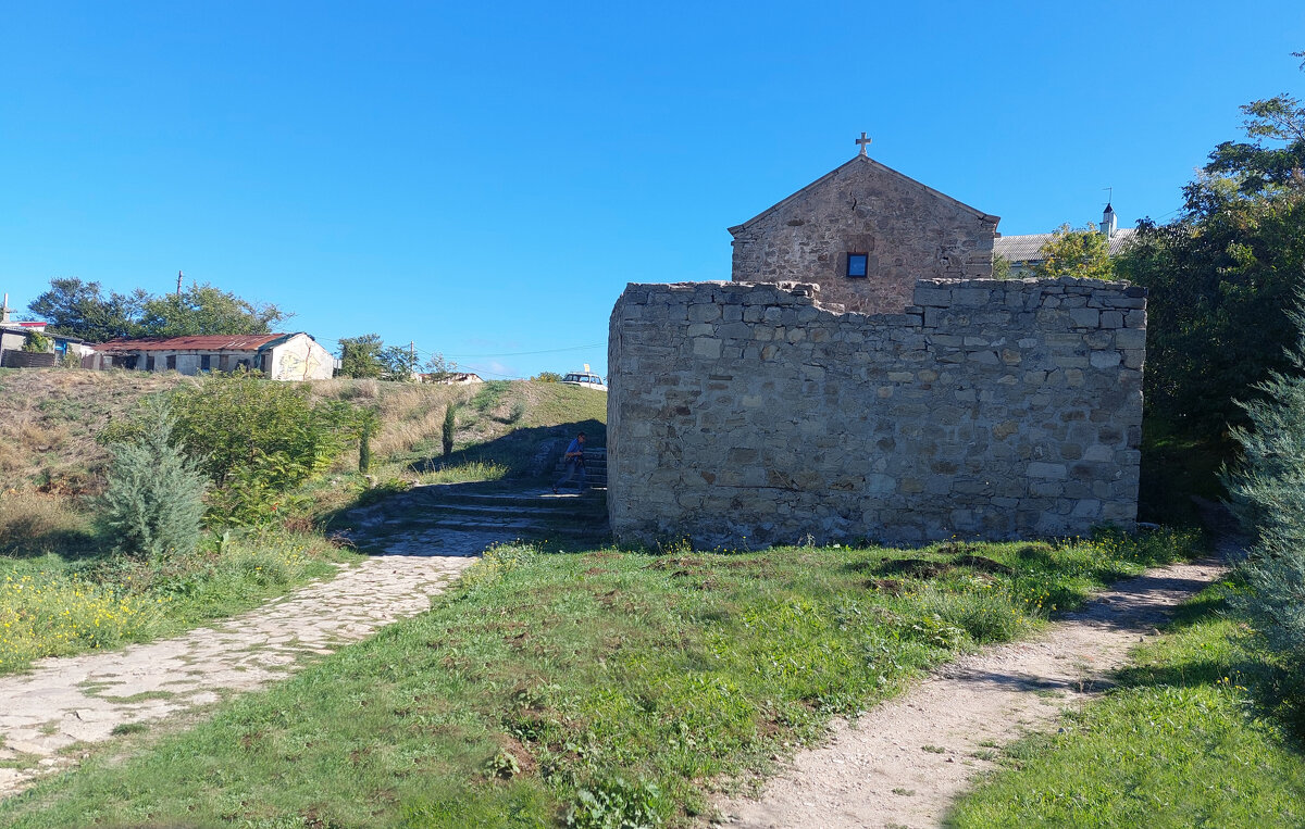 Святая Армянская Православная церковь Сурб Ованес Аствацабан (святого Иоанна Богослова) 14 в - ИРЭН@ .