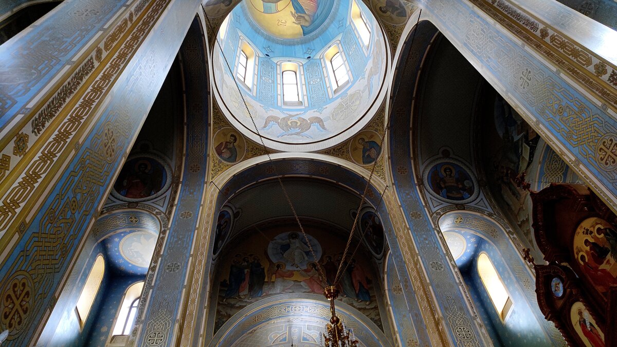 В храме - Татьяна Лютаева