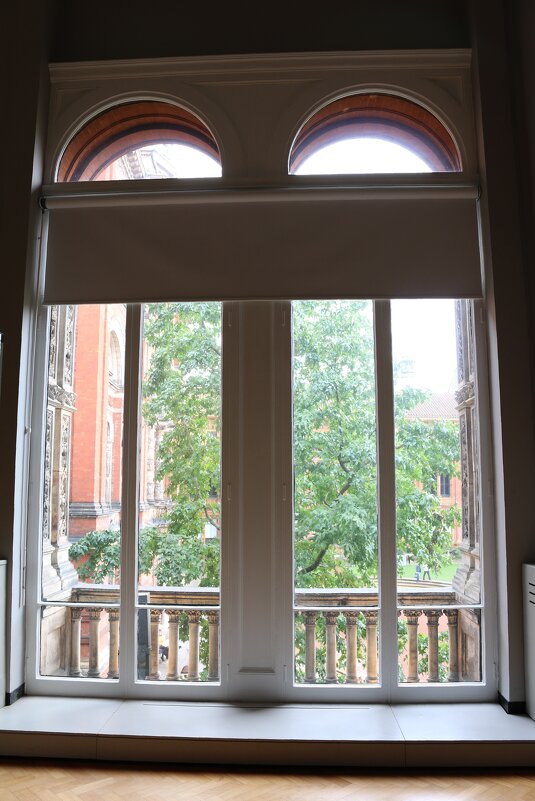 Окна музея Виктории и Альберта - Ольга Окна музея Виктории и Альберта - Ольга