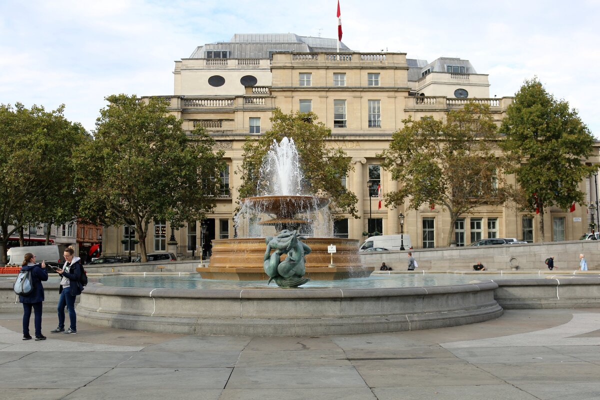 Фонтаны Трафальгарской площади - Ольга Фонтаны Трафальгарской площади - Ольга