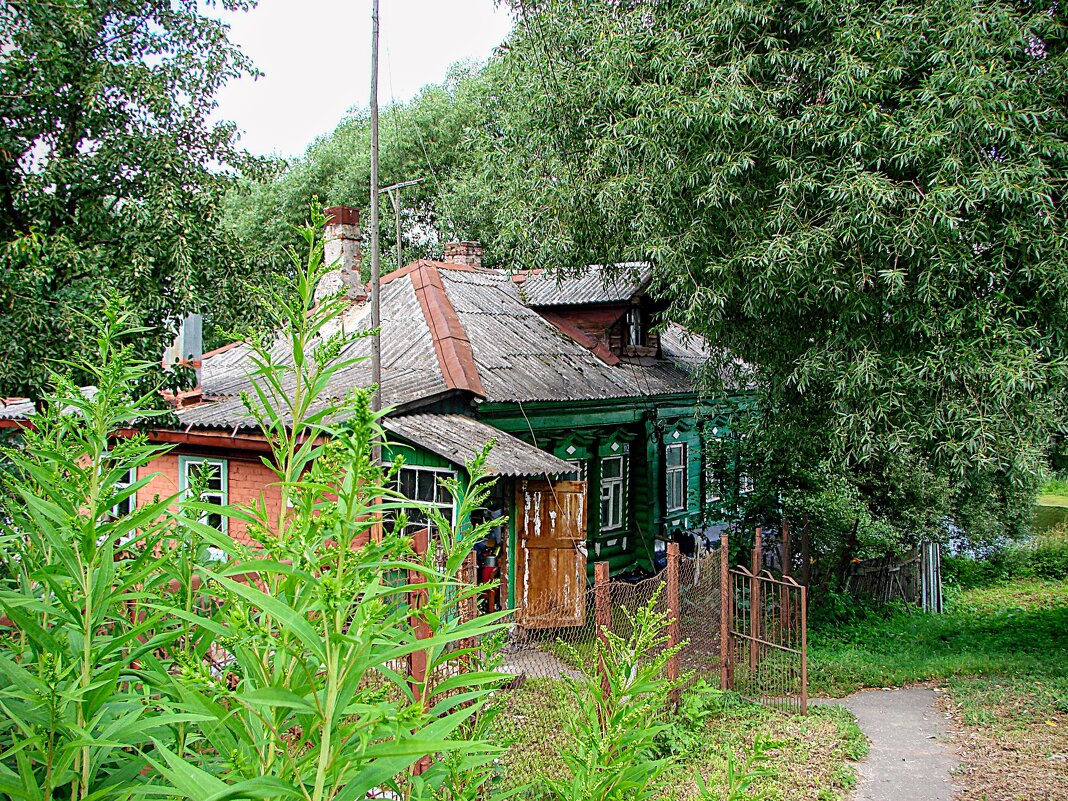 Дом с мезонином у пруда,,,) - Анатолий Колосов