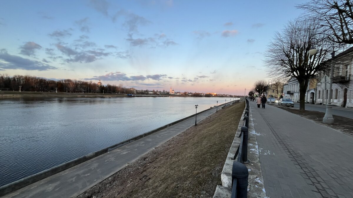 Прогулка по набережной. - Olga Oskolkova
