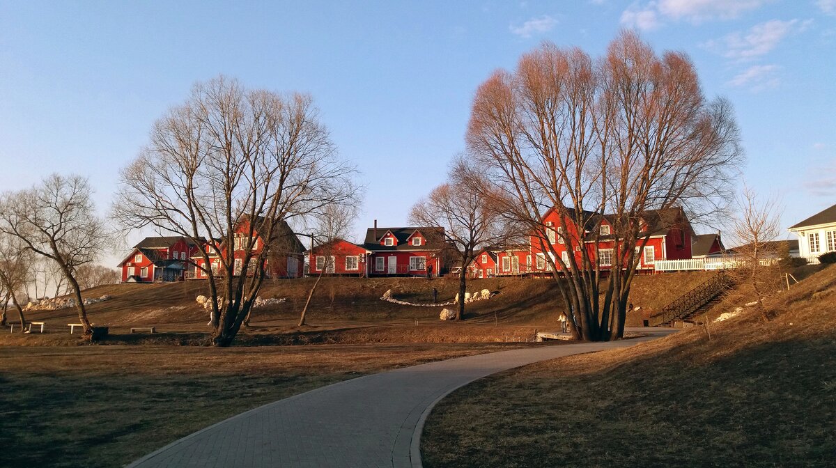 На берегу озера в Рыбацкой деревне - Galina Solovova На берегу озера в Рыбацкой деревне - Galina Solovova