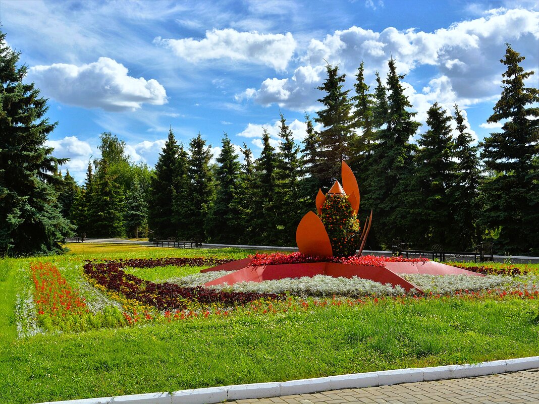 Чебоксары. Клумба мемориального парка Победы. - Пётр Чернега Чебоксары. Клумба мемориального парка Победы. - Пётр Чернега