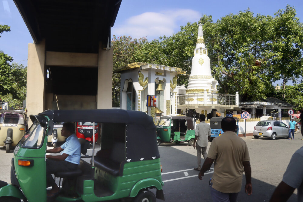 На улицах Коломбо - Галина Ильясова На улицах Коломбо - Галина Ильясова