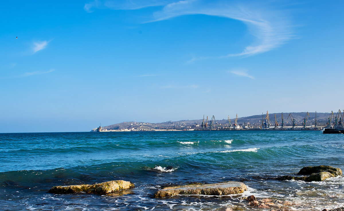 Пляж камешками Феодосия март - Эдуард Тищенко Пляж камешками Феодосия март - Эдуард Тищенко