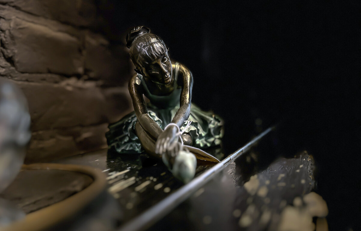 Искутво - Дмитрий Иванов