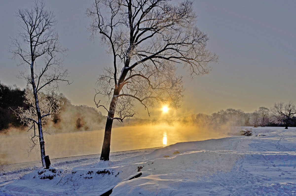 Зимнее Солнце над Десной - Евгений Зимнее Солнце над Десной - Евгений