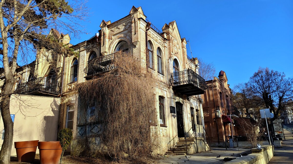 Дом на Коминтерна. - Александр Кондаков Дом на Коминтерна. - Александр Кондаков