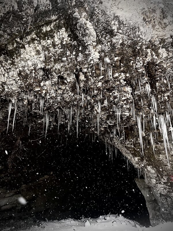 Колючие горы - Батик Табуев