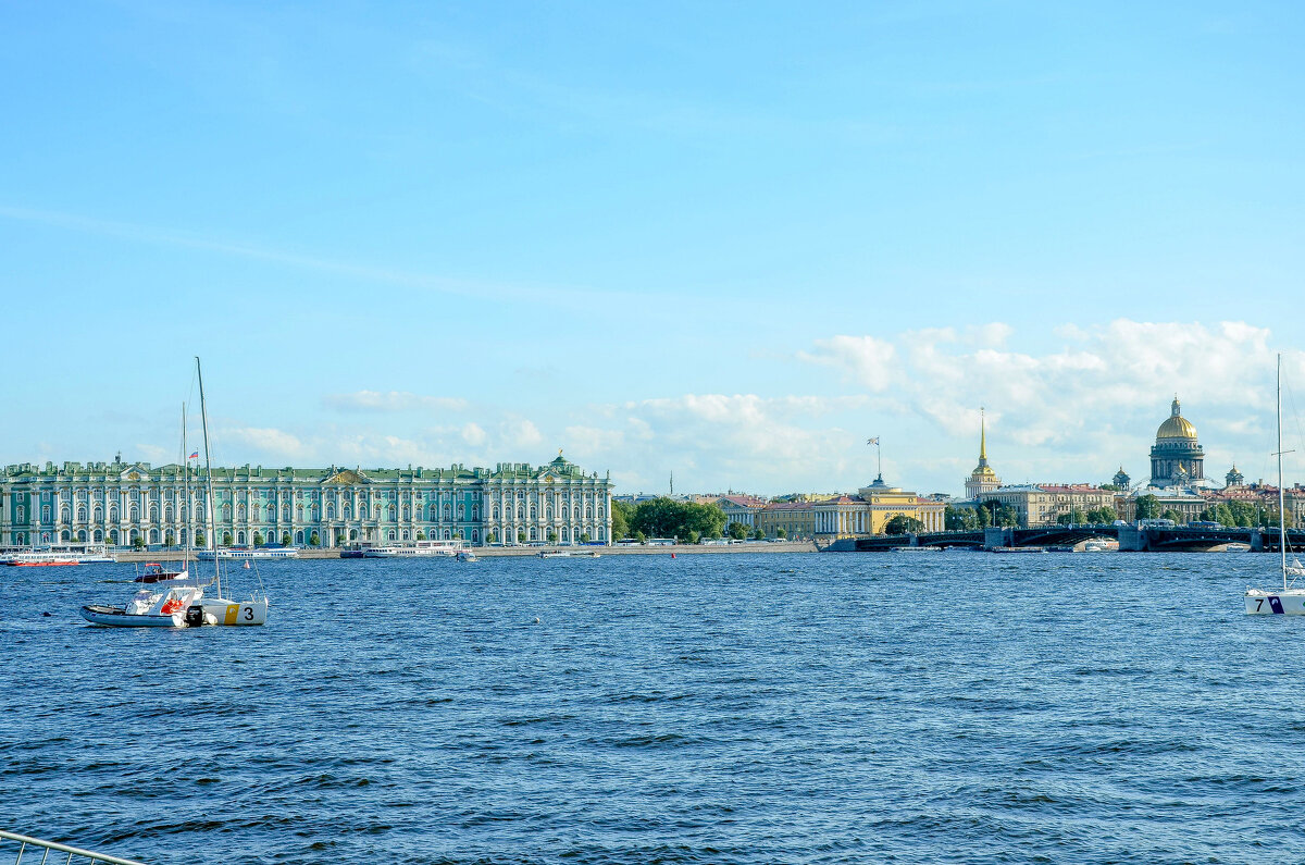Вид на Зимний дворец и Исакиевский собор - Алексей Просвиряков