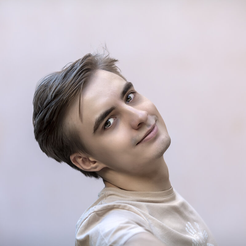 * - Александр Лисовский