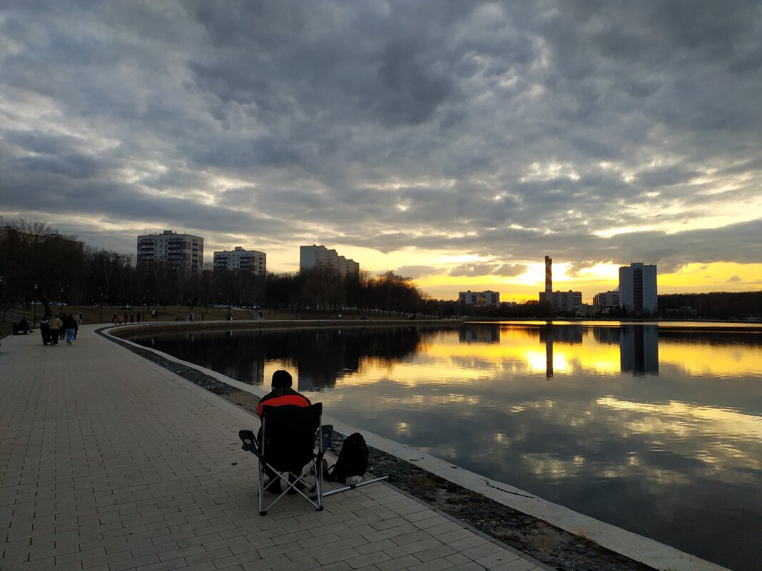 Вариации на тему одного с позолотой вечера на городском пруду. Не проезжать же было мимо - Андрей Лукьянов