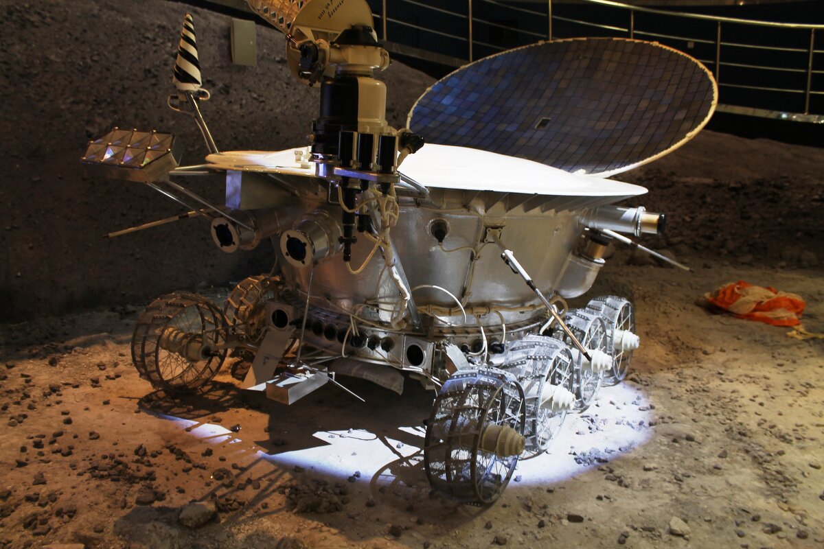 Наш привычный лунный трактор! - Олег Зоркий Наш привычный лунный трактор! - Олег Зоркий