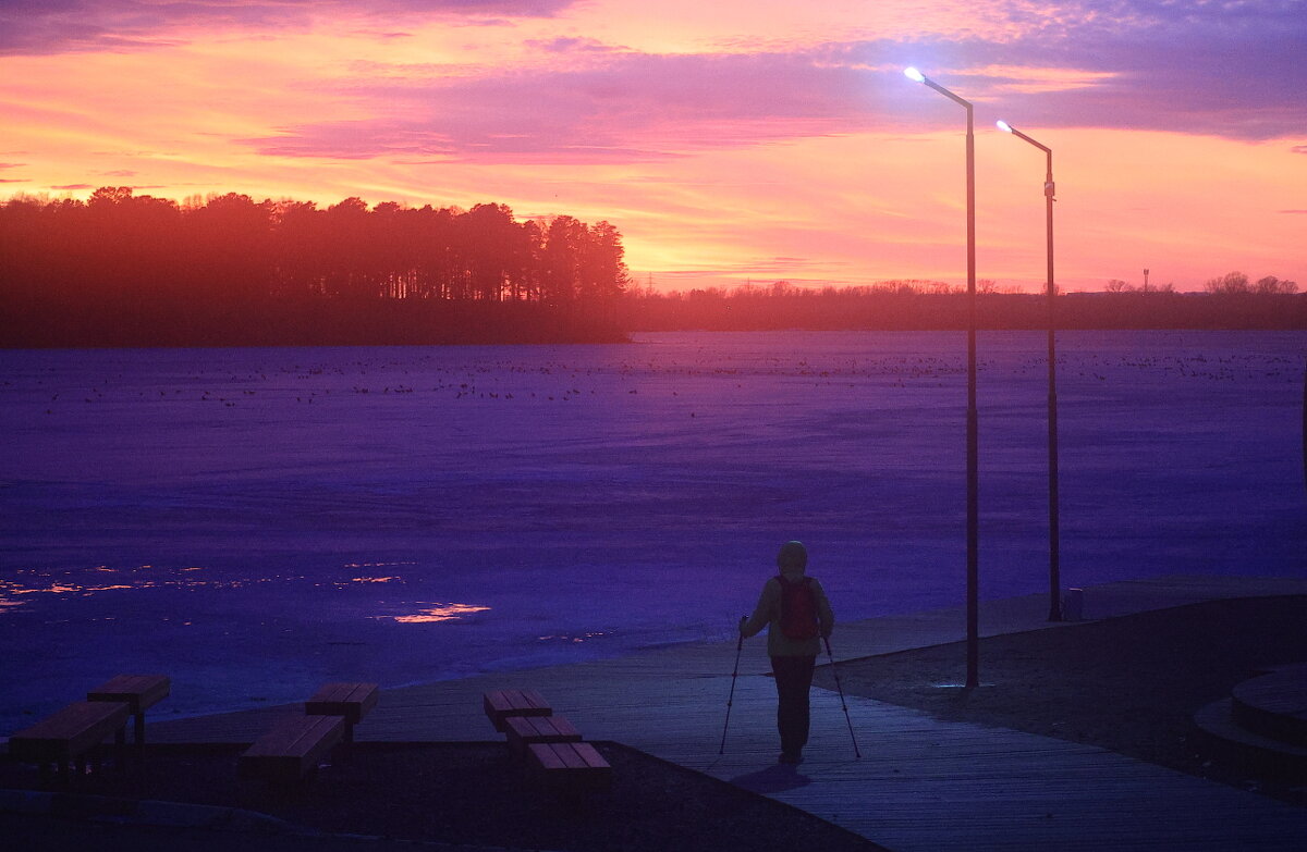 У озера.Закат... - Владилен Панченко