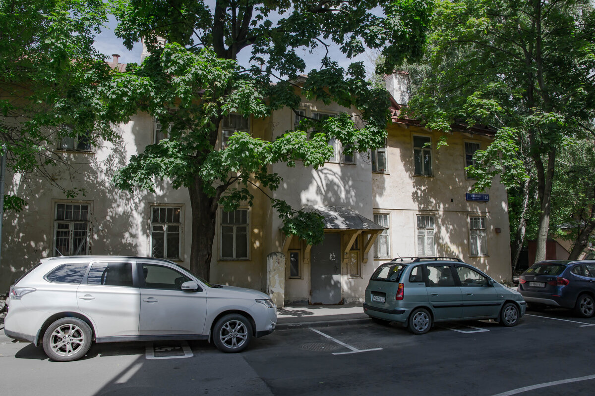 ничем непримечательный дом - Сергей Лындин ничем непримечательный дом - Сергей Лындин