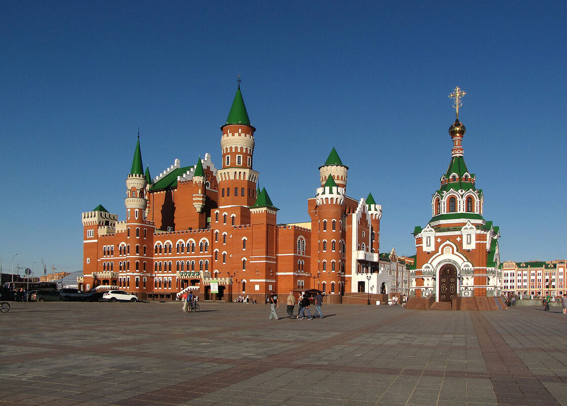 Республиканский театр кукол и Часовня Петра и Февронии Муромских - Александр Ильчевский Республиканский театр кукол и Часовня Петра и Февронии Муромских - Александр Ильчевский