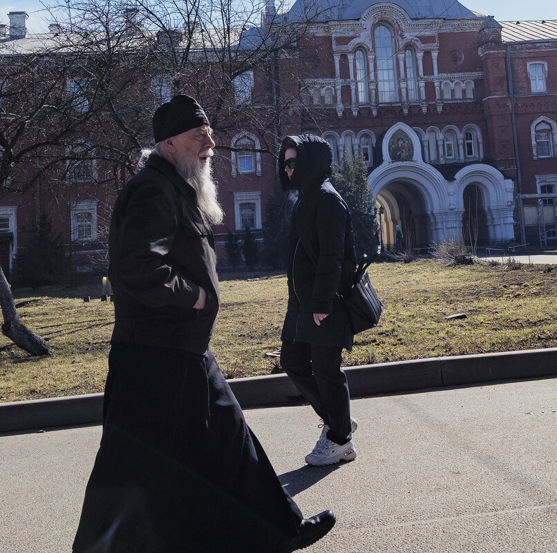 *** - Александр Русинов