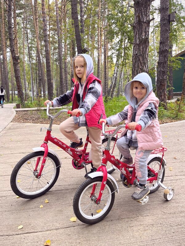 На великах - Андрей Хлопонин