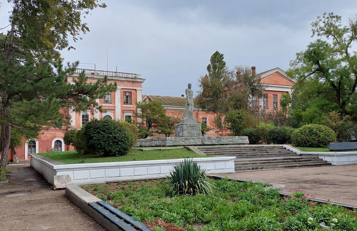 Памятник Назукину. - ИРЭН@ .