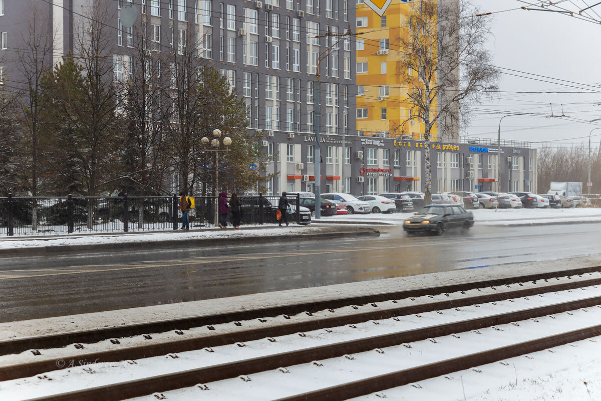 В городе апрель - Александр Синдерёв