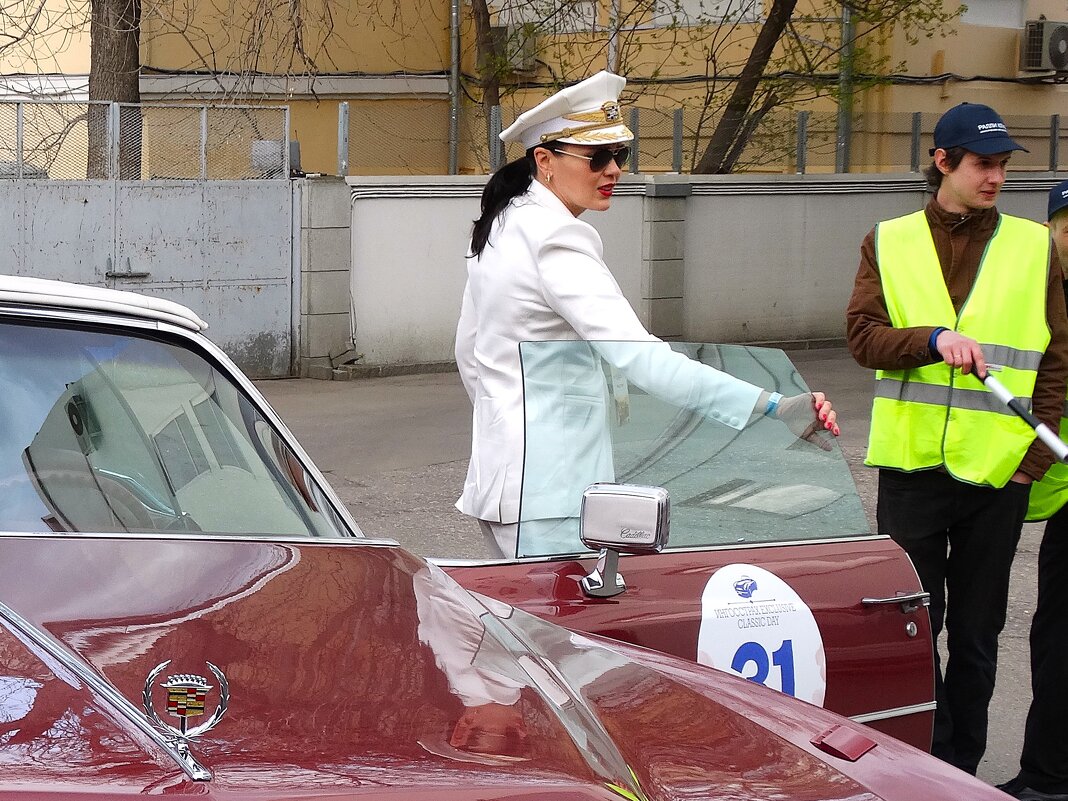 Вумэн ин ред кар - svk * Вумэн ин ред кар - svk *