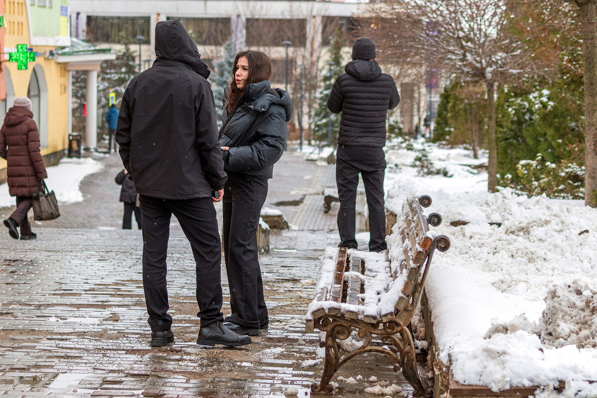 Про лавочки на которые не присядешь. - Анатолий. Chesnavik.