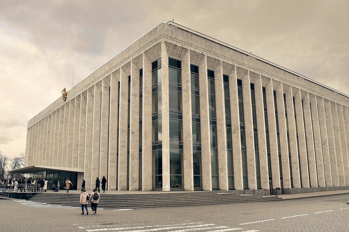 Кремлёвский дворец. (до 1992 года — Кремлёвский дворец съездов).  - Татьяна Помогалова