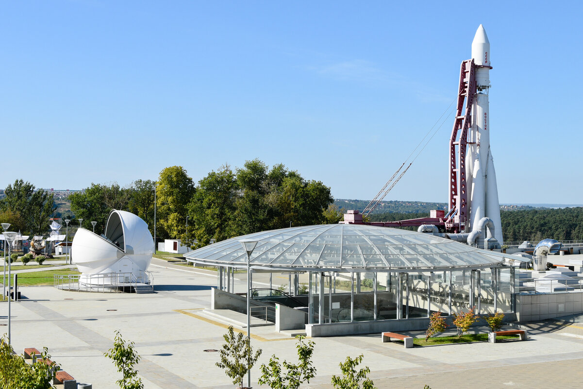 Территория музея истории космонавтики имени К.Э. Циолковского - Владимир Звягин Территория музея истории космонавтики имени К.Э. Циолковского - Владимир Звягин