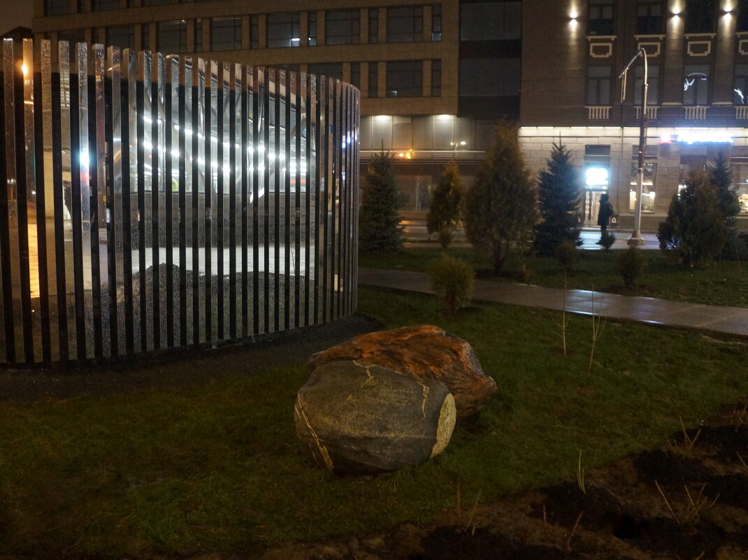 в сквере у метро "Горный институт" - zavitok * в сквере у метро "Горный институт" - zavitok *