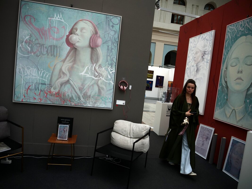 Люди на выставке - Сергей Золотавин Люди на выставке - Сергей Золотавин