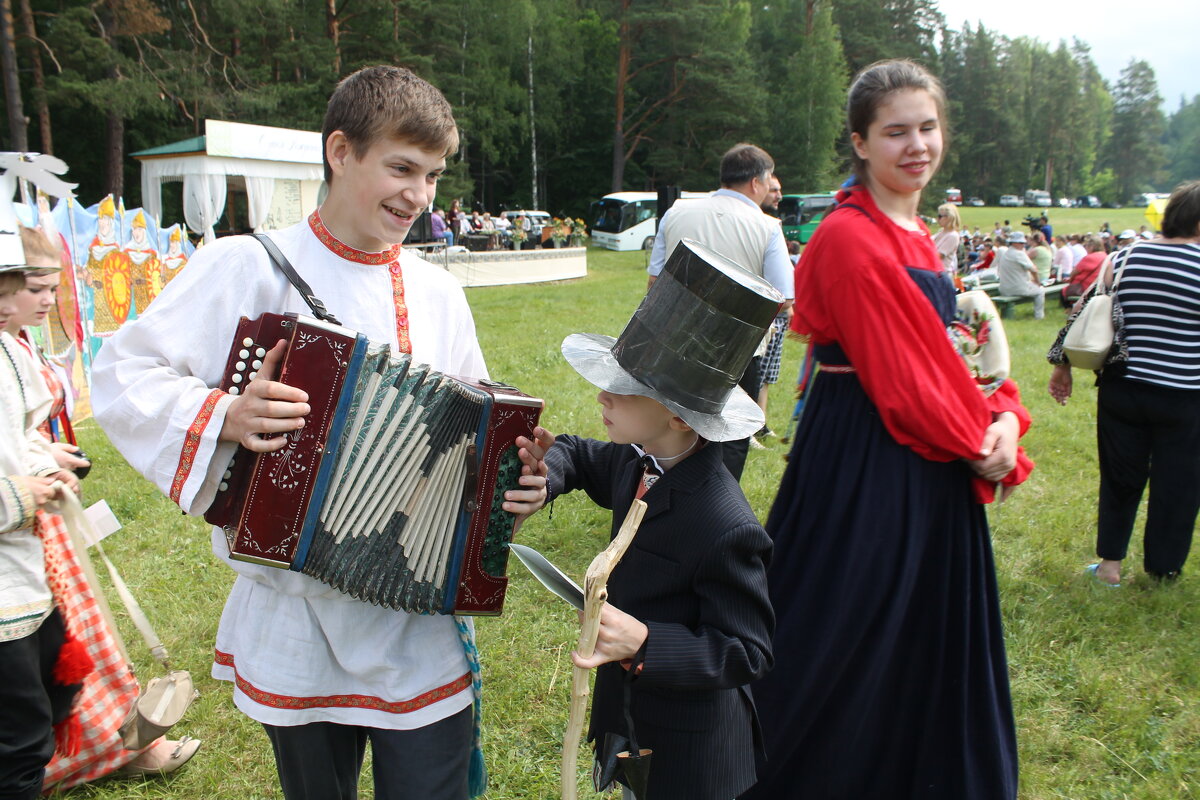Гармонист Серёжка - Олег Зоркий