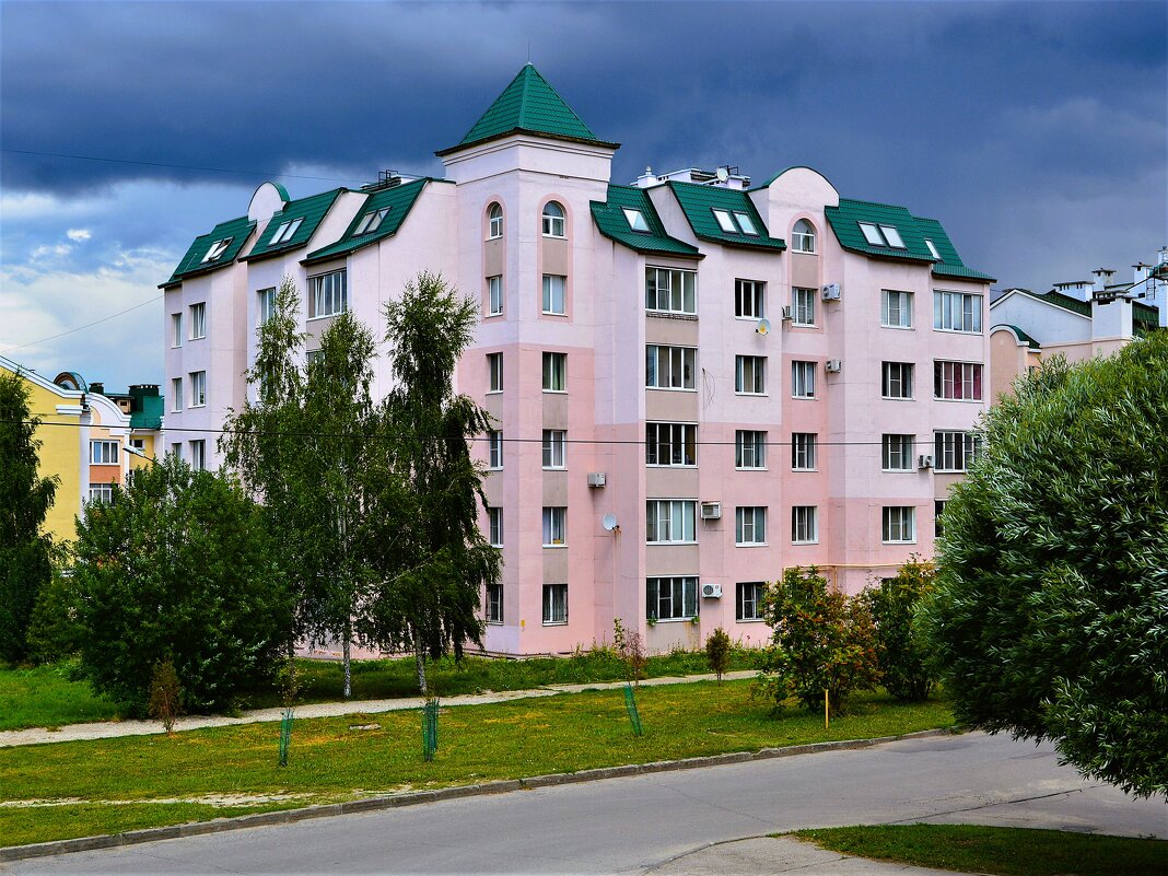 Чебоксары. Дом по бульвару Мефодия Денисова 8/6. - Пётр Чернега Чебоксары. Дом по бульвару Мефодия Денисова 8/6. - Пётр Чернега