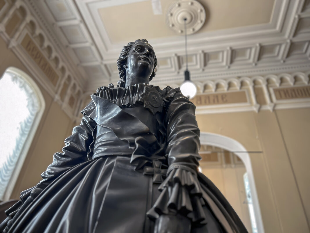 Ваше величество - Дмитрий Иванов Ваше величество - Дмитрий Иванов