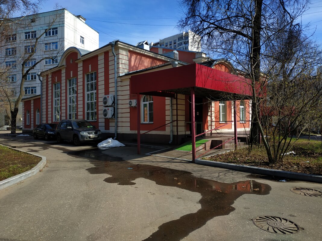 В больнице тоже бывает есть на что посмотреть. Не только же болеть! :-) - Андрей Лукьянов