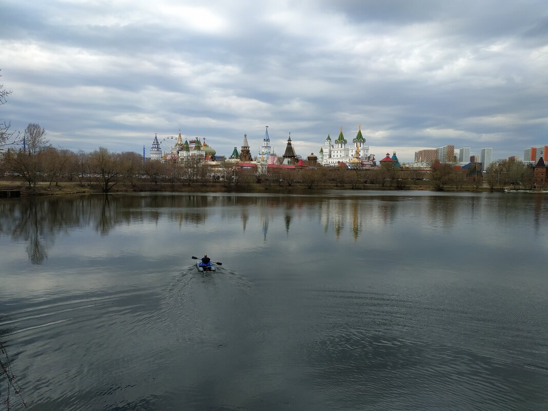 С видом на кремль - Андрей Лукьянов С видом на кремль - Андрей Лукьянов