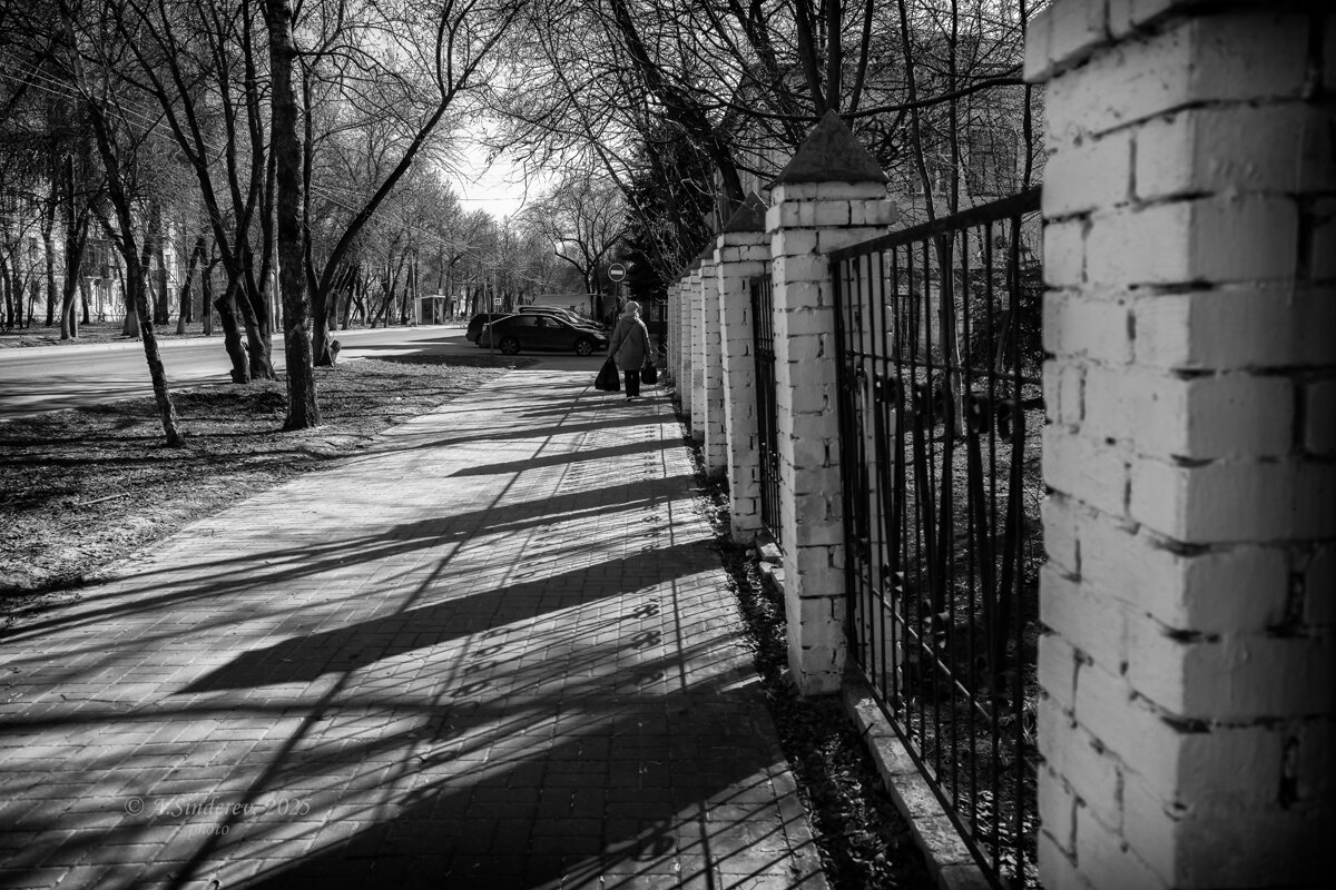 Тени на улице - Александр Синдерёв