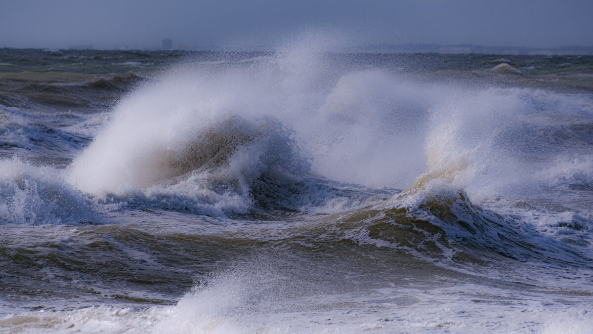 Шторм на Атлантическом океане - Георгий А