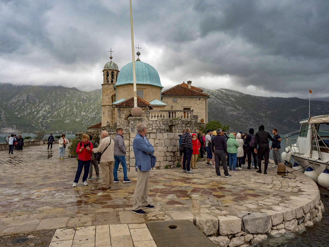 Церковь Божьей Матери в Которском заливе, напротив города Пераст (Черногория) - leo yagonen Церковь Божьей Матери в Которском заливе, напротив города Пераст (Черногория) - leo yagonen