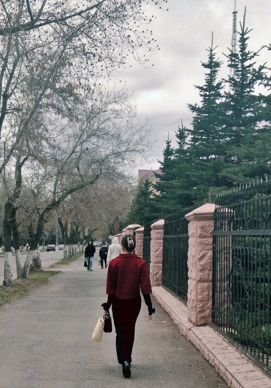 Все бегут... - Андрей Хлопонин Все бегут... - Андрей Хлопонин