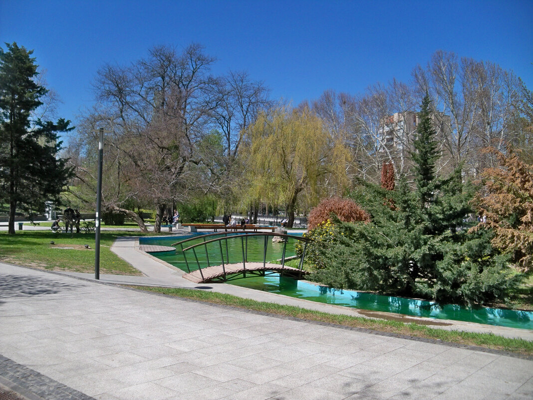 Весна в горсаду - Валентин Семчишин Весна в горсаду - Валентин Семчишин