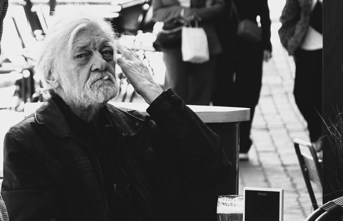 -Мадам, минутку...я поправлю причёску..) - Elena Ророva