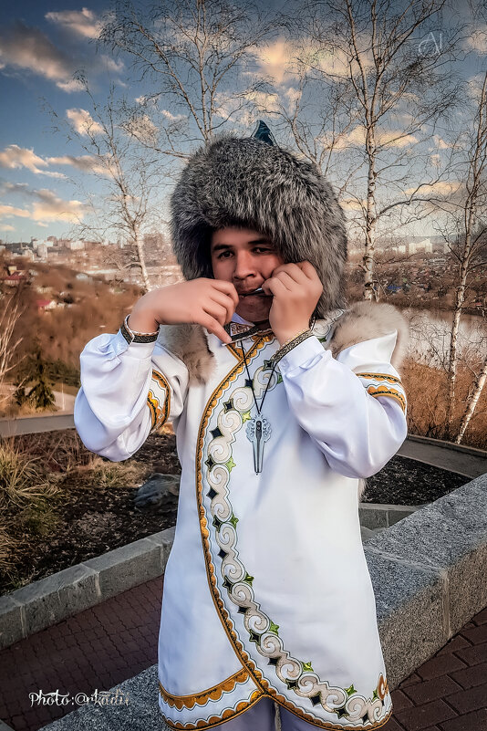 Игра на кубызе. - arkadii 