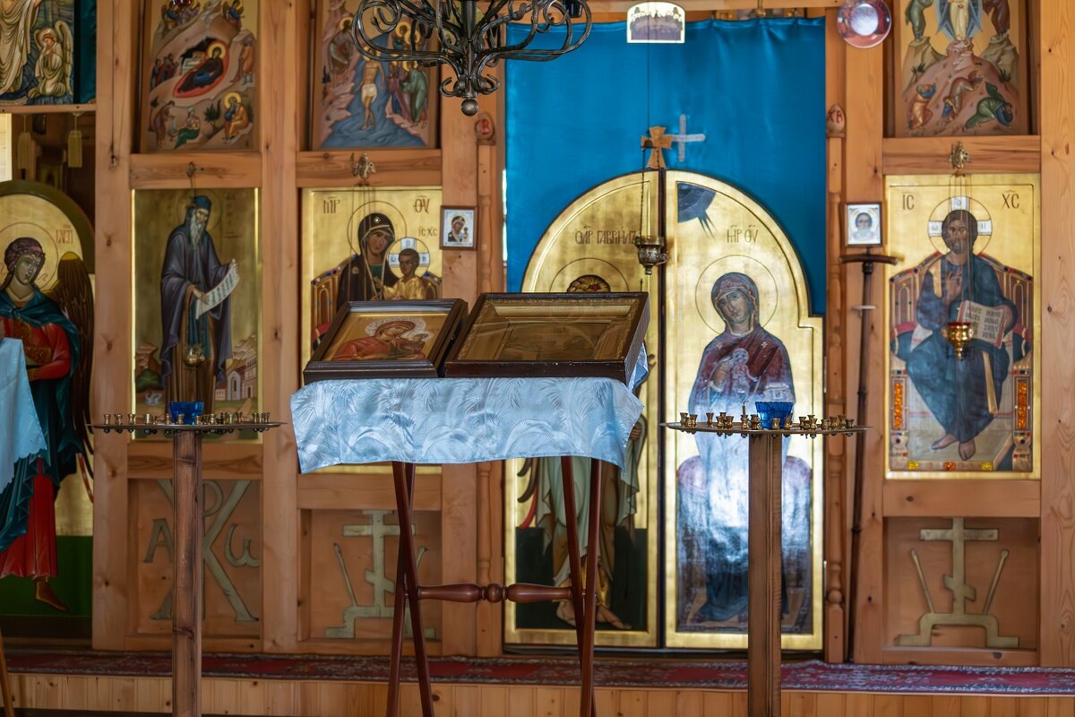 В Свято-Михайловском мужском монастыре - Игорь Сикорский